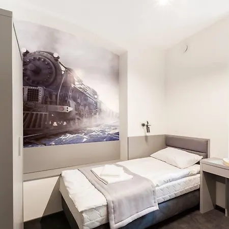 Cinema Hostel Πόζναν